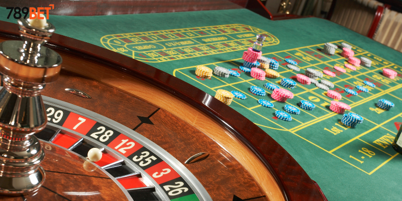 Chơi Roulette bài kết hợp online